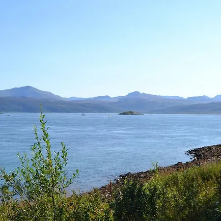 Holiday home Kvaloya *